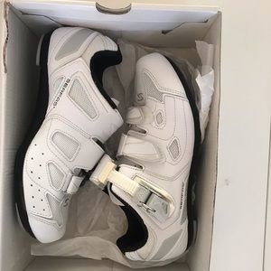 Cycling shoes for soul cycle, fly wheel etc